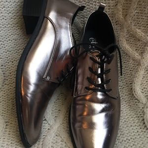 Women’s oxfords